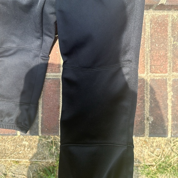 Women’s black Under Armour softball pants XS - Picture 5 of 7